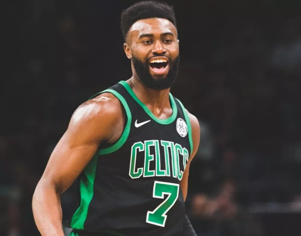 一名20岁 一名20岁